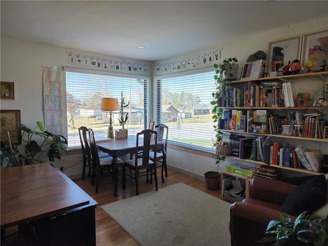 2747 White Oak Drive, Rogers, AR 72758