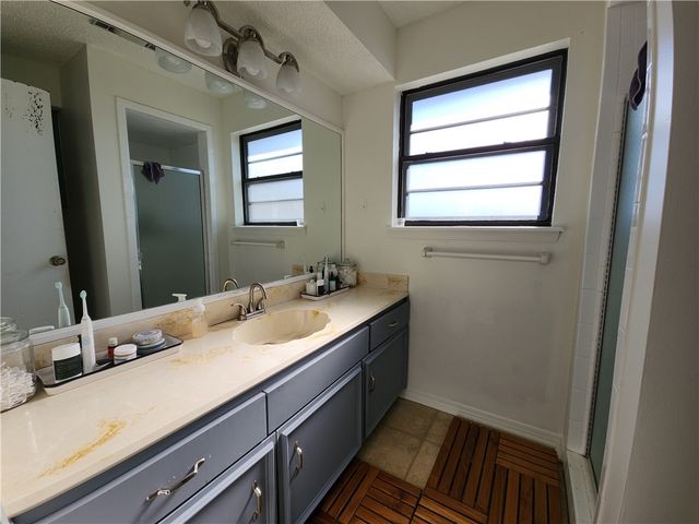 2747 White Oak Drive, Rogers, AR 72758