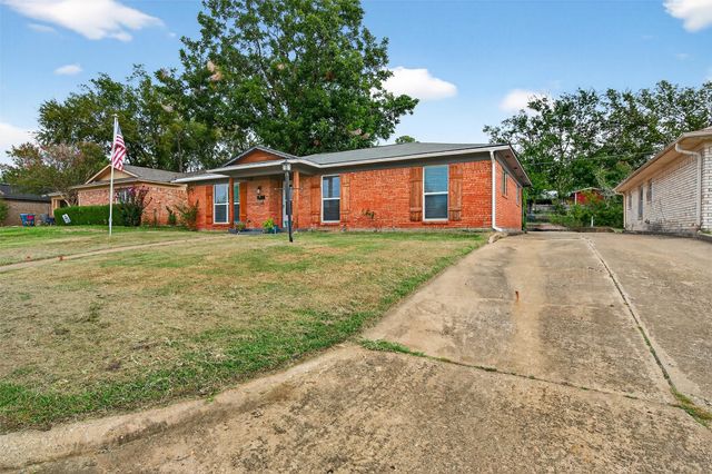 112 S Wood Avenue, Denison, TX 75020