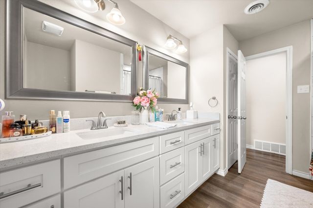 4904 Fall River Drive, Fort Worth, TX 76103