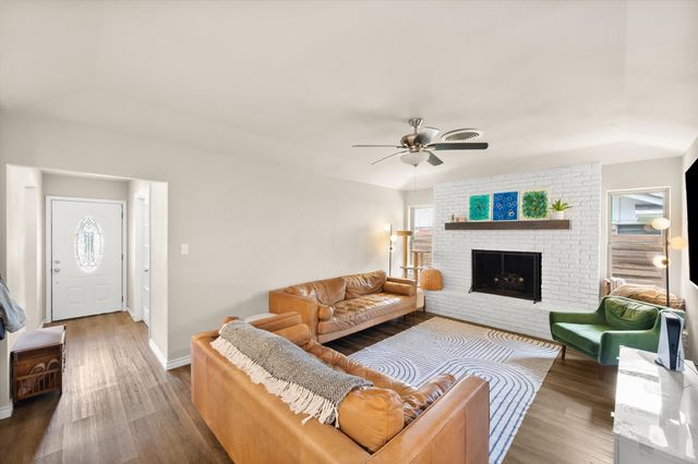 4904 Fall River Drive, Fort Worth, TX 76103