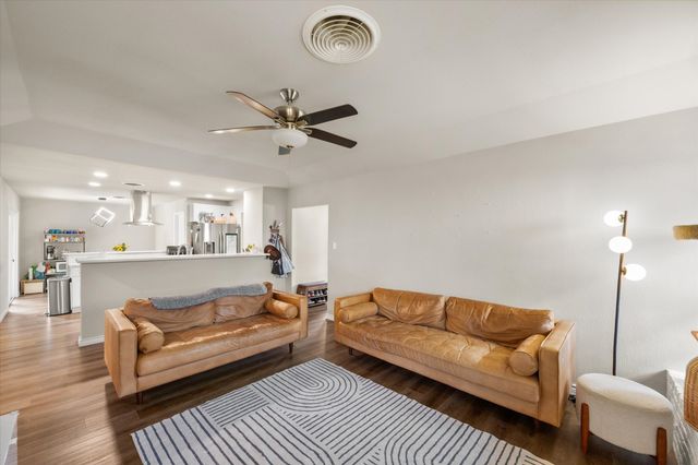 4904 Fall River Drive, Fort Worth, TX 76103