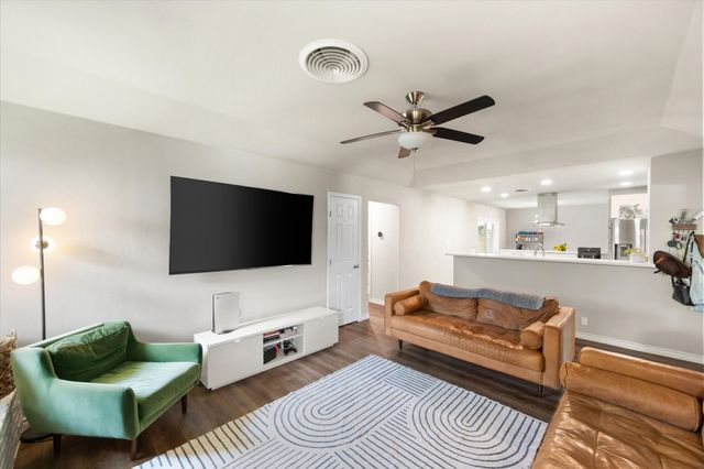 4904 Fall River Drive, Fort Worth, TX 76103