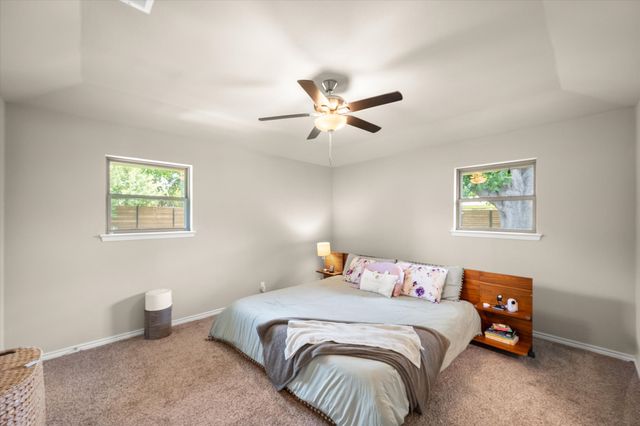 4904 Fall River Drive, Fort Worth, TX 76103