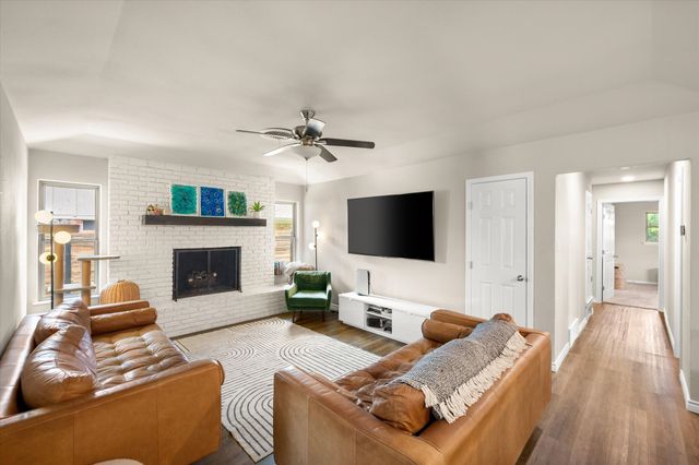 4904 Fall River Drive, Fort Worth, TX 76103