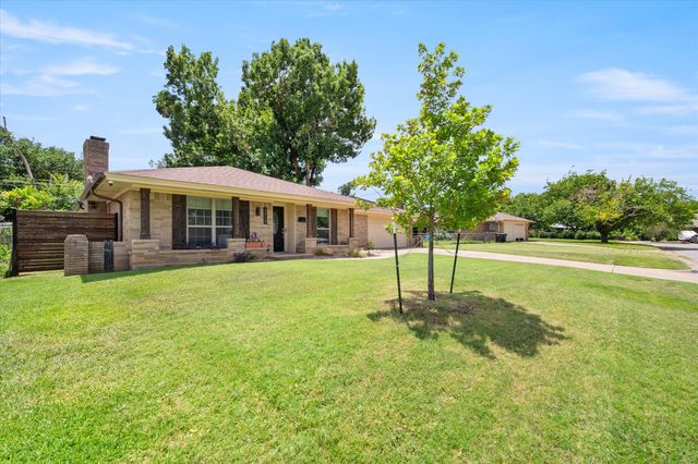 4904 Fall River Drive, Fort Worth, TX 76103
