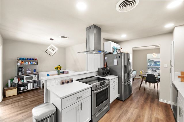 4904 Fall River Drive, Fort Worth, TX 76103