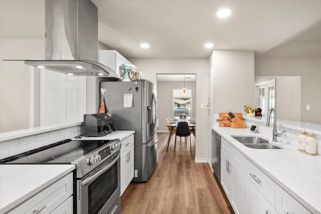 4904 Fall River Drive, Fort Worth, TX 76103