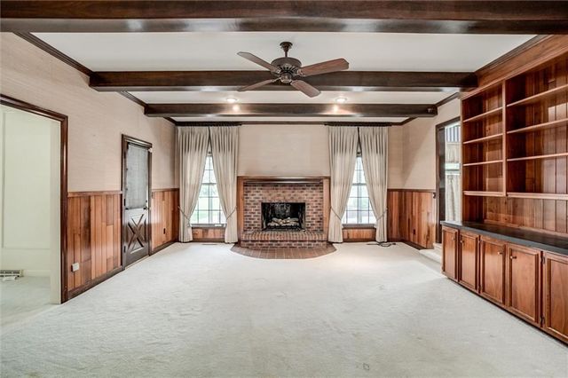 1406 S Golf Club Drive, Richmond, MO 64085
