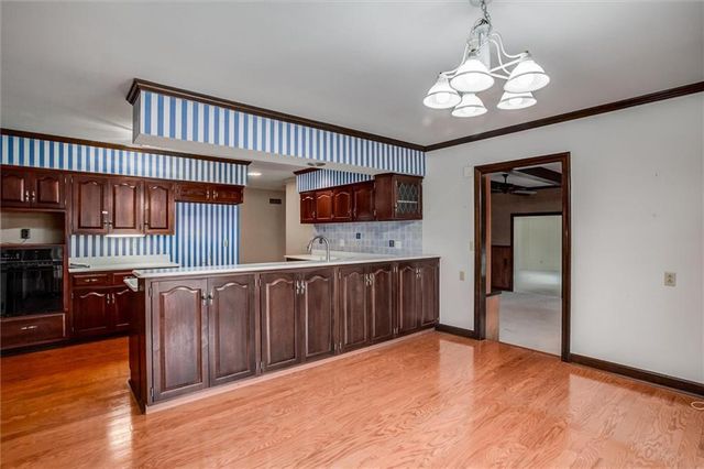 1406 S Golf Club Drive, Richmond, MO 64085