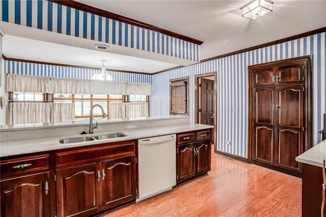 1406 S Golf Club Drive, Richmond, MO 64085