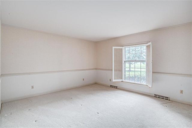 1406 S Golf Club Drive, Richmond, MO 64085