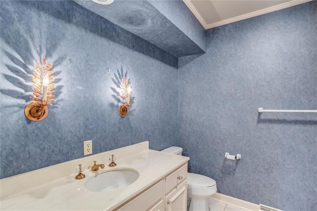 1406 S Golf Club Drive, Richmond, MO 64085