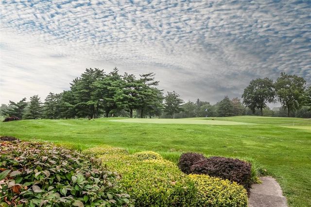 1406 S Golf Club Drive, Richmond, MO 64085