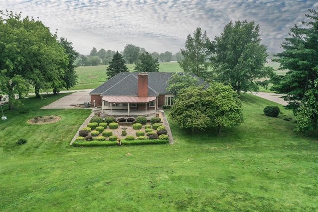 1406 S Golf Club Drive, Richmond, MO 64085