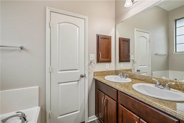 2017 Snowy Brook Trail, Bryan, TX 77807