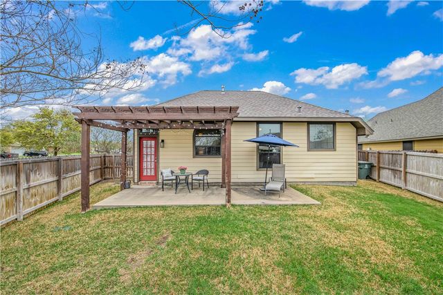2017 Snowy Brook Trail, Bryan, TX 77807