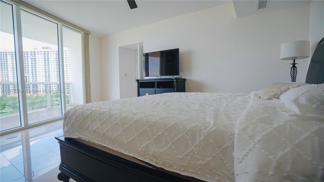 17201 Collins Ave 706, Sunny Isles Beach, FL 33160