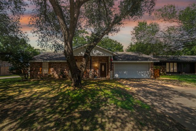 410 Sunset Drive, Cleburne, TX 76033