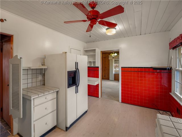 1216 W 12th Street, Nitro, WV 25143