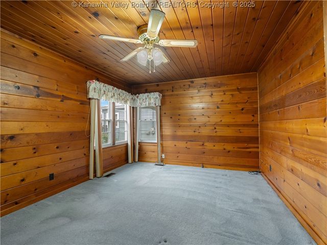 1216 W 12th Street, Nitro, WV 25143