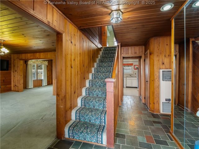 1216 W 12th Street, Nitro, WV 25143