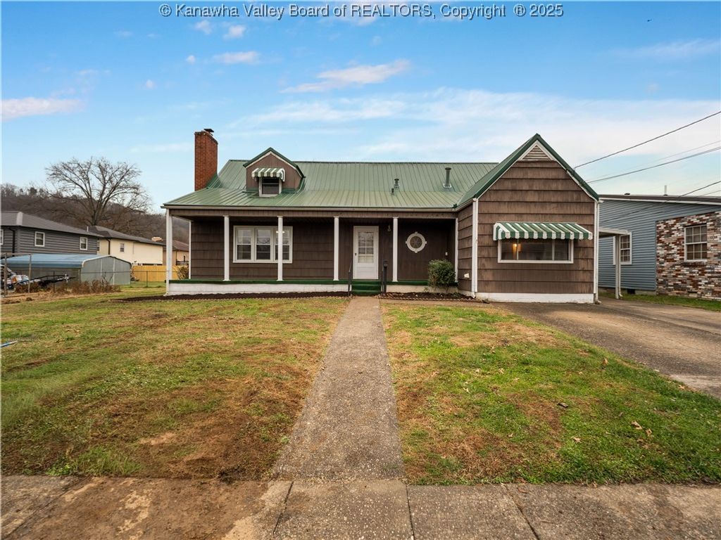 1216 W 12th Street, Nitro, WV 25143