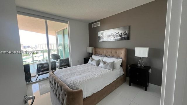 150 Sunny Isles Blvd 1-1202, Sunny Isles Beach, FL 33160