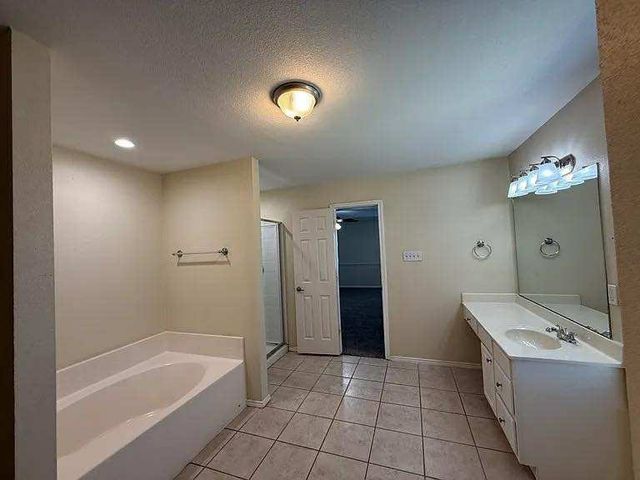 8813 Stirrup Way, Fort Worth, TX 76244