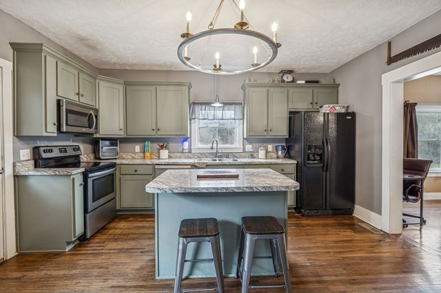 147 Sloan Branch Rd, Pleasant Shade, TN 37145