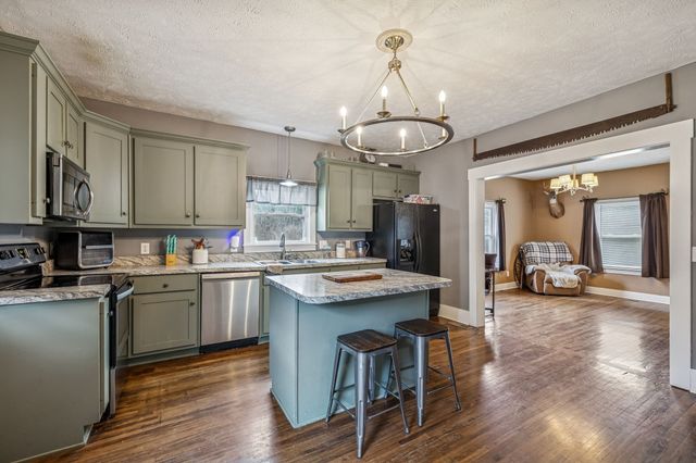 147 Sloan Branch Rd, Pleasant Shade, TN 37145