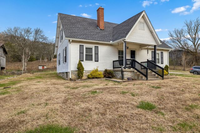 147 Sloan Branch Rd, Pleasant Shade, TN 37145