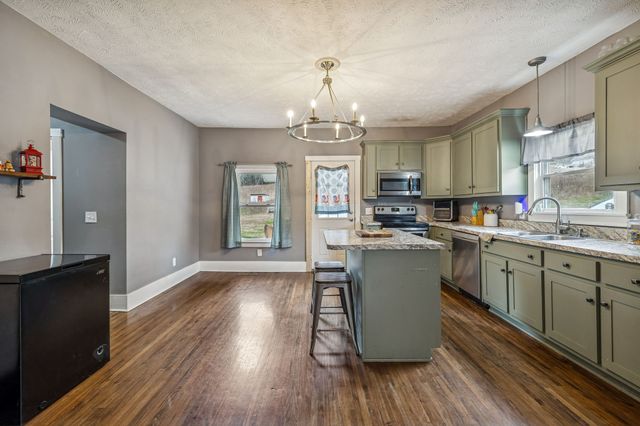 147 Sloan Branch Rd, Pleasant Shade, TN 37145