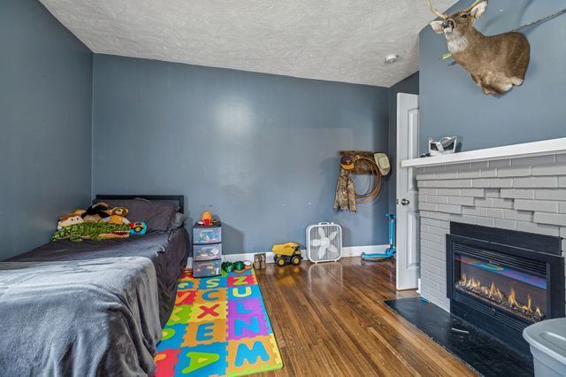 147 Sloan Branch Rd, Pleasant Shade, TN 37145