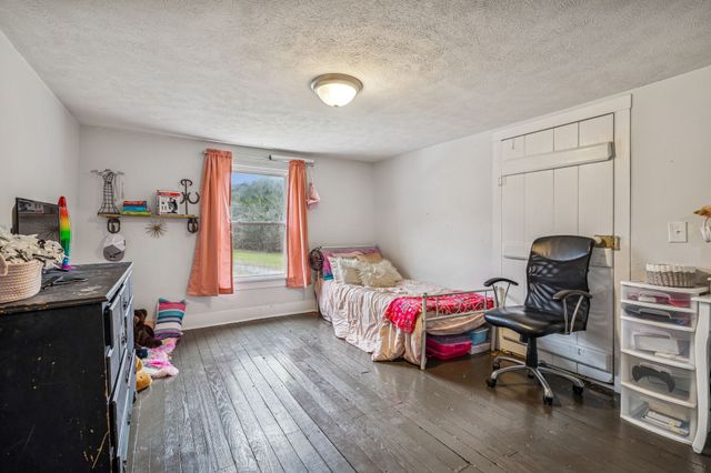 147 Sloan Branch Rd, Pleasant Shade, TN 37145