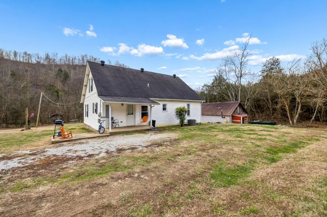 147 Sloan Branch Rd, Pleasant Shade, TN 37145