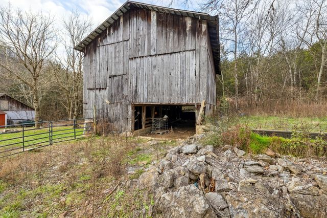 147 Sloan Branch Rd, Pleasant Shade, TN 37145