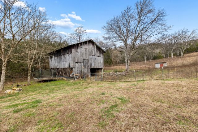147 Sloan Branch Rd, Pleasant Shade, TN 37145