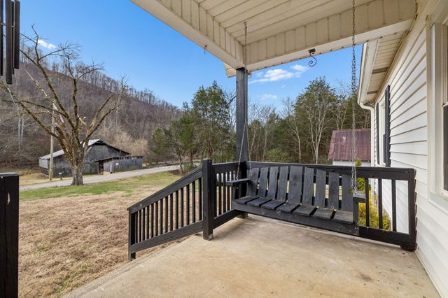 147 Sloan Branch Rd, Pleasant Shade, TN 37145