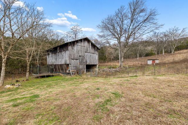 147 Sloan Branch Rd, Pleasant Shade, TN 37145