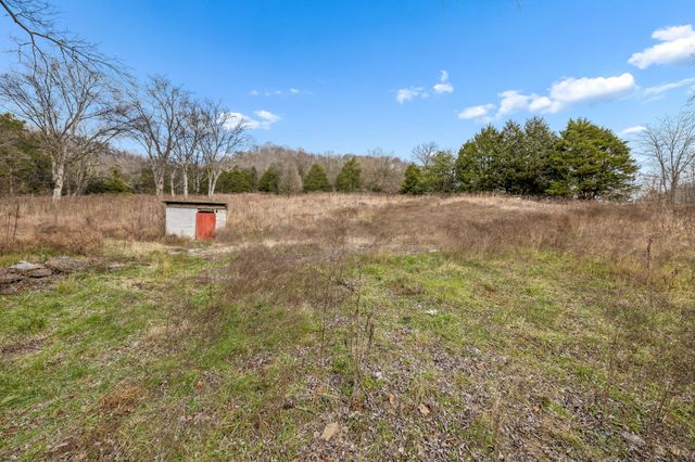 147 Sloan Branch Rd, Pleasant Shade, TN 37145