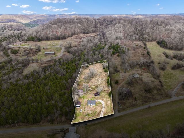 147 Sloan Branch Rd, Pleasant Shade, TN 37145