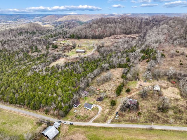 147 Sloan Branch Rd, Pleasant Shade, TN 37145