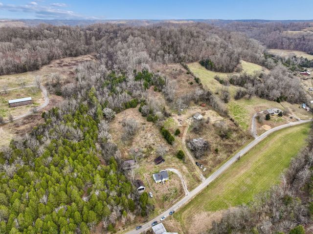 147 Sloan Branch Rd, Pleasant Shade, TN 37145