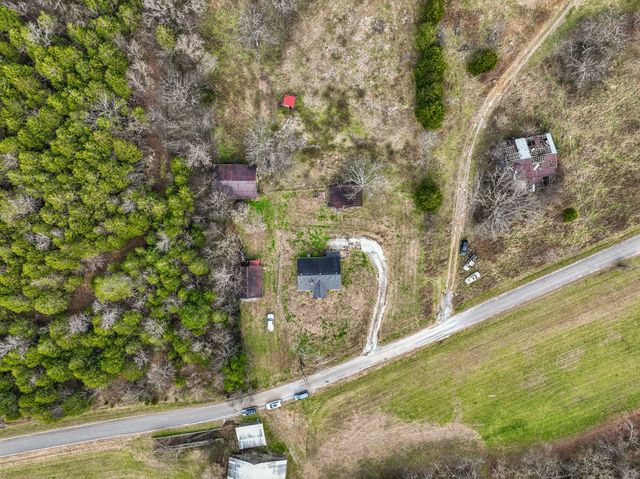 147 Sloan Branch Rd, Pleasant Shade, TN 37145