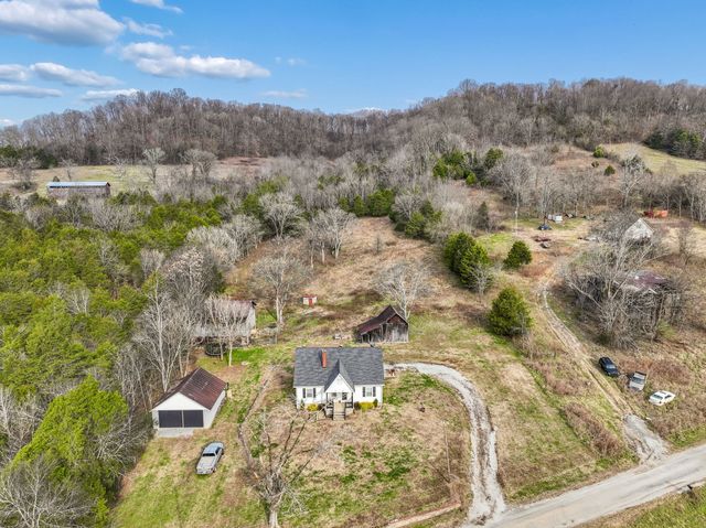 147 Sloan Branch Rd, Pleasant Shade, TN 37145