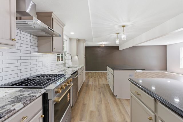 251 N Post Oak Road, Wichita, KS 67206