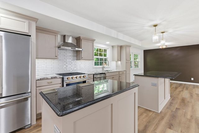 251 N Post Oak Road, Wichita, KS 67206