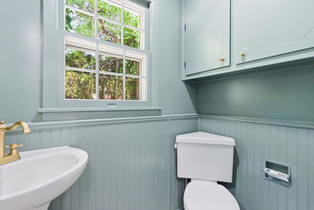 251 N Post Oak Road, Wichita, KS 67206