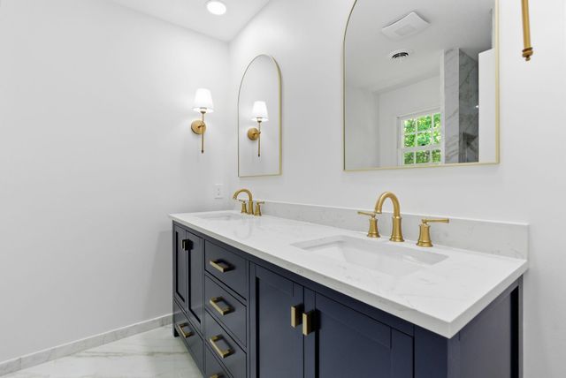 251 N Post Oak Road, Wichita, KS 67206